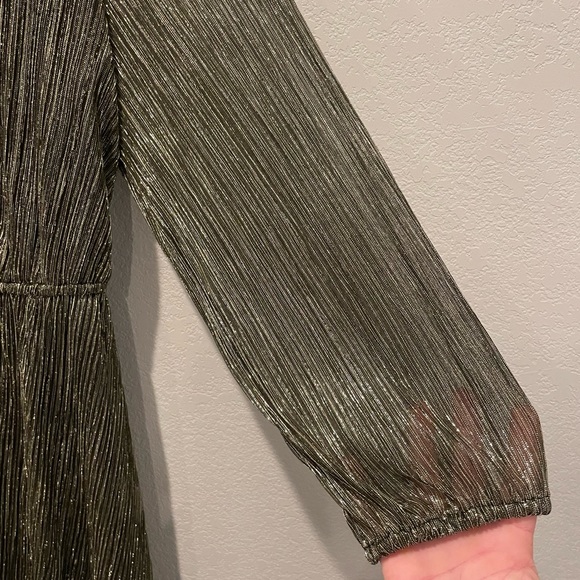 Simply Vera Vera Wang Knot-Waist Gold and Black Metallic Mini Dress Size Medium - Picture 7 of 10